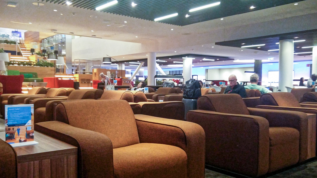 20190814-055539•KLM Crown Lounge•Schipol•Amsterdam•Netherlands